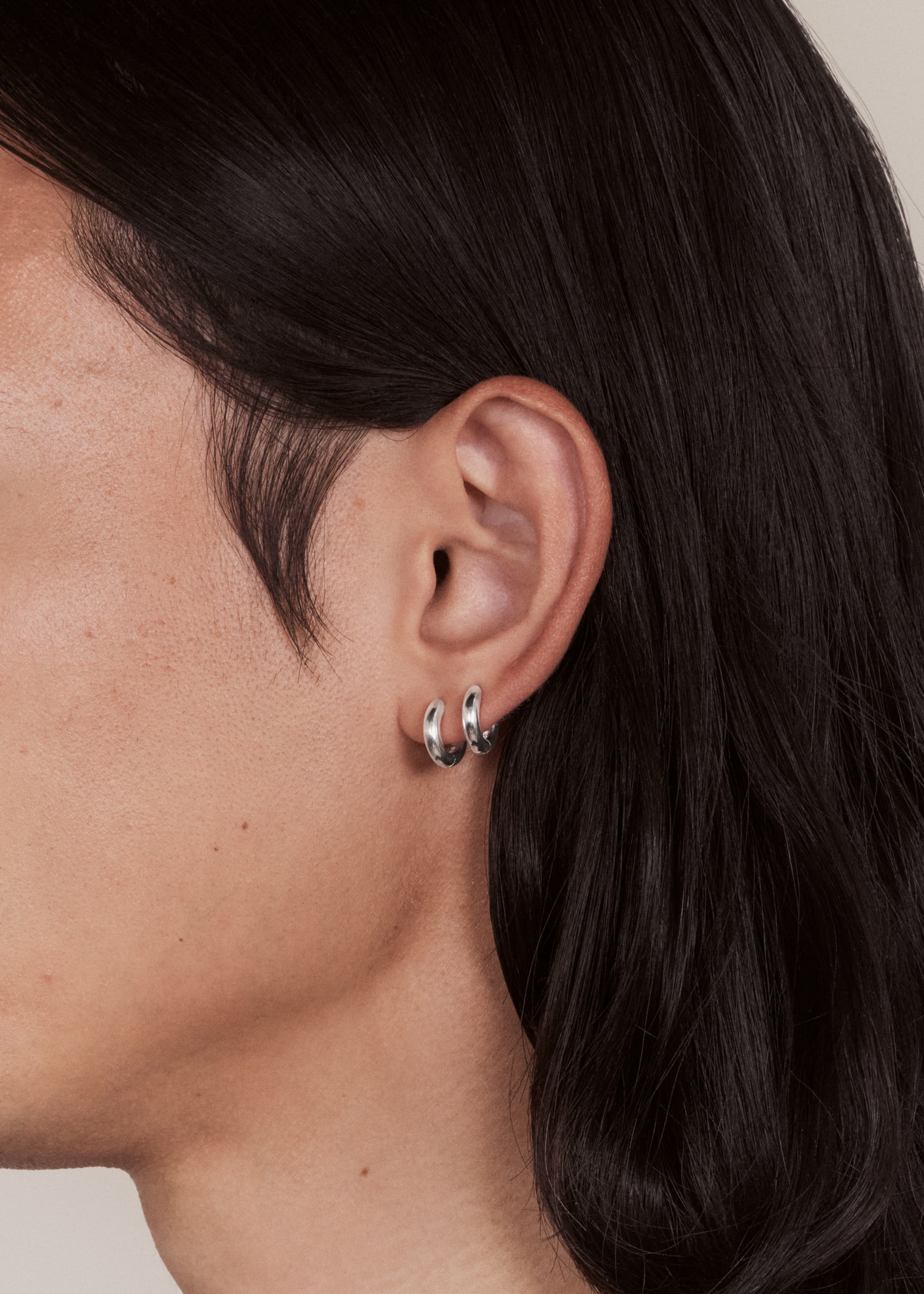 Round earrings extra small