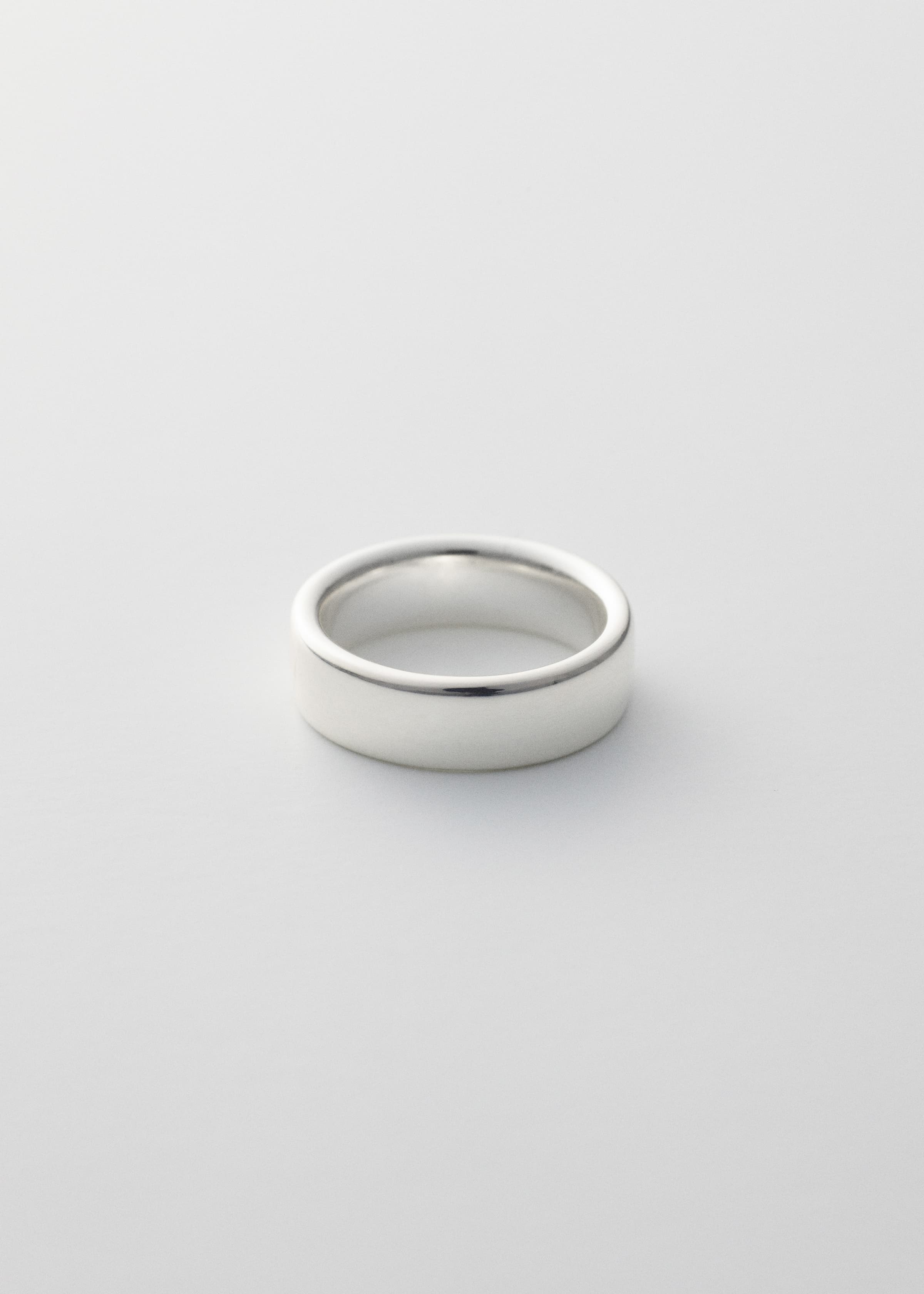 Ring 04