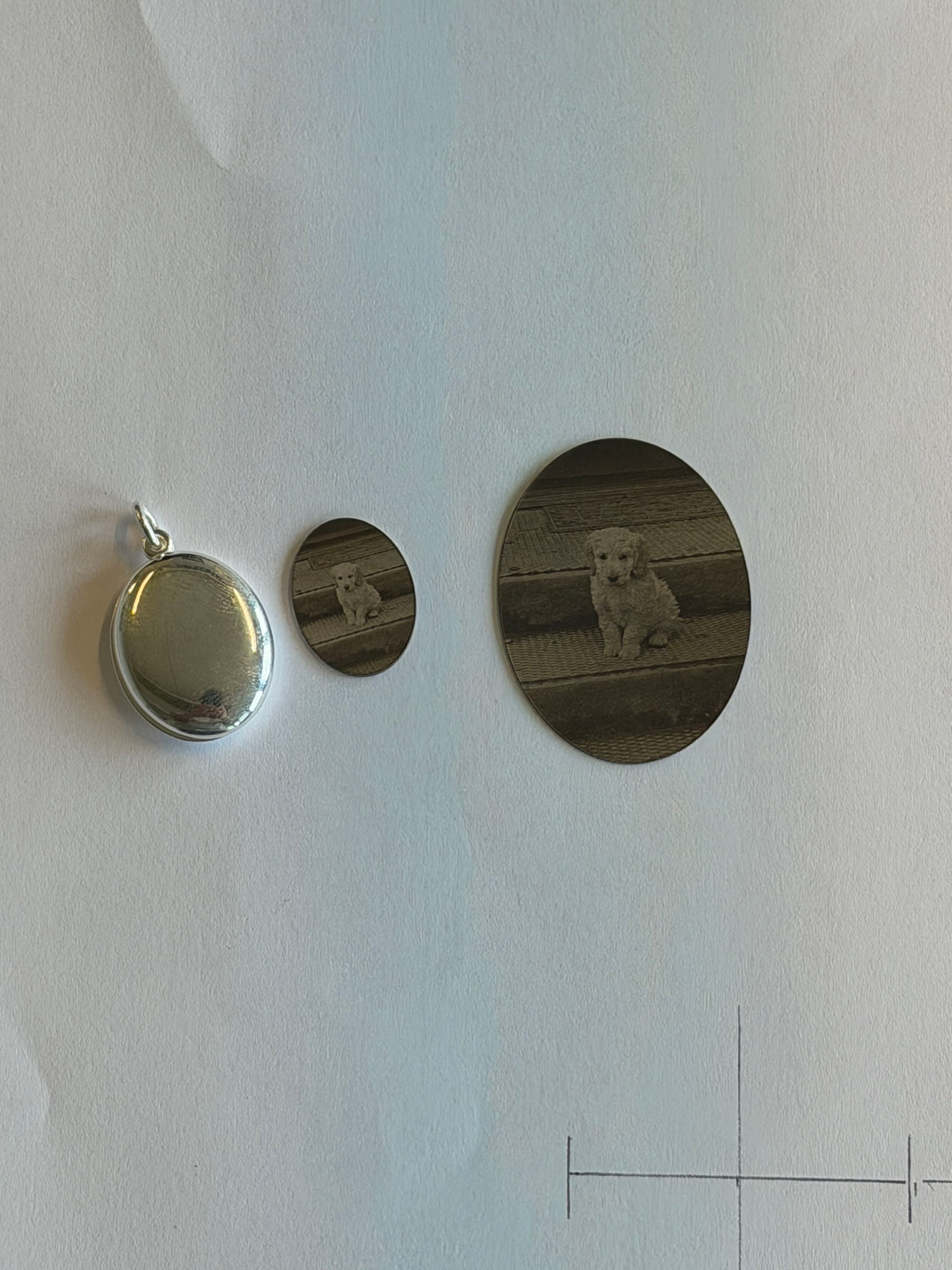 Frame pendant